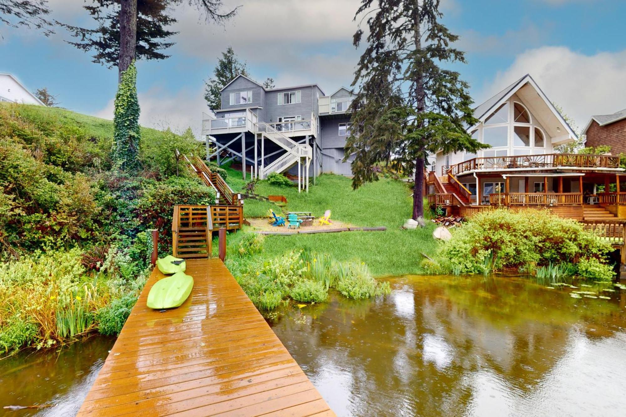 Lazy Lookout On Devils Lake Lincoln City Exterior foto